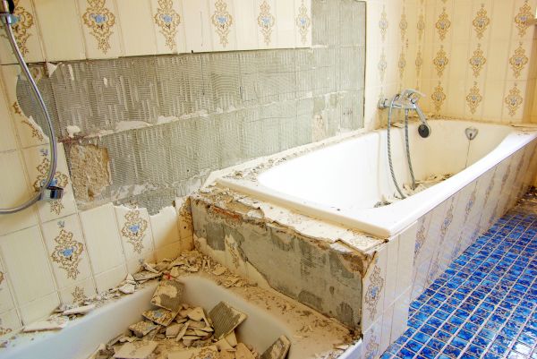 Bathtub Demolition in Panama City